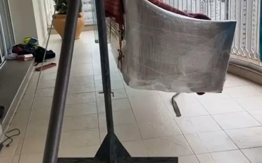 Operação real de içamento de mobiliário